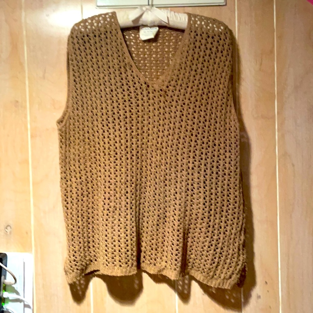 Cotton stitched v neck top